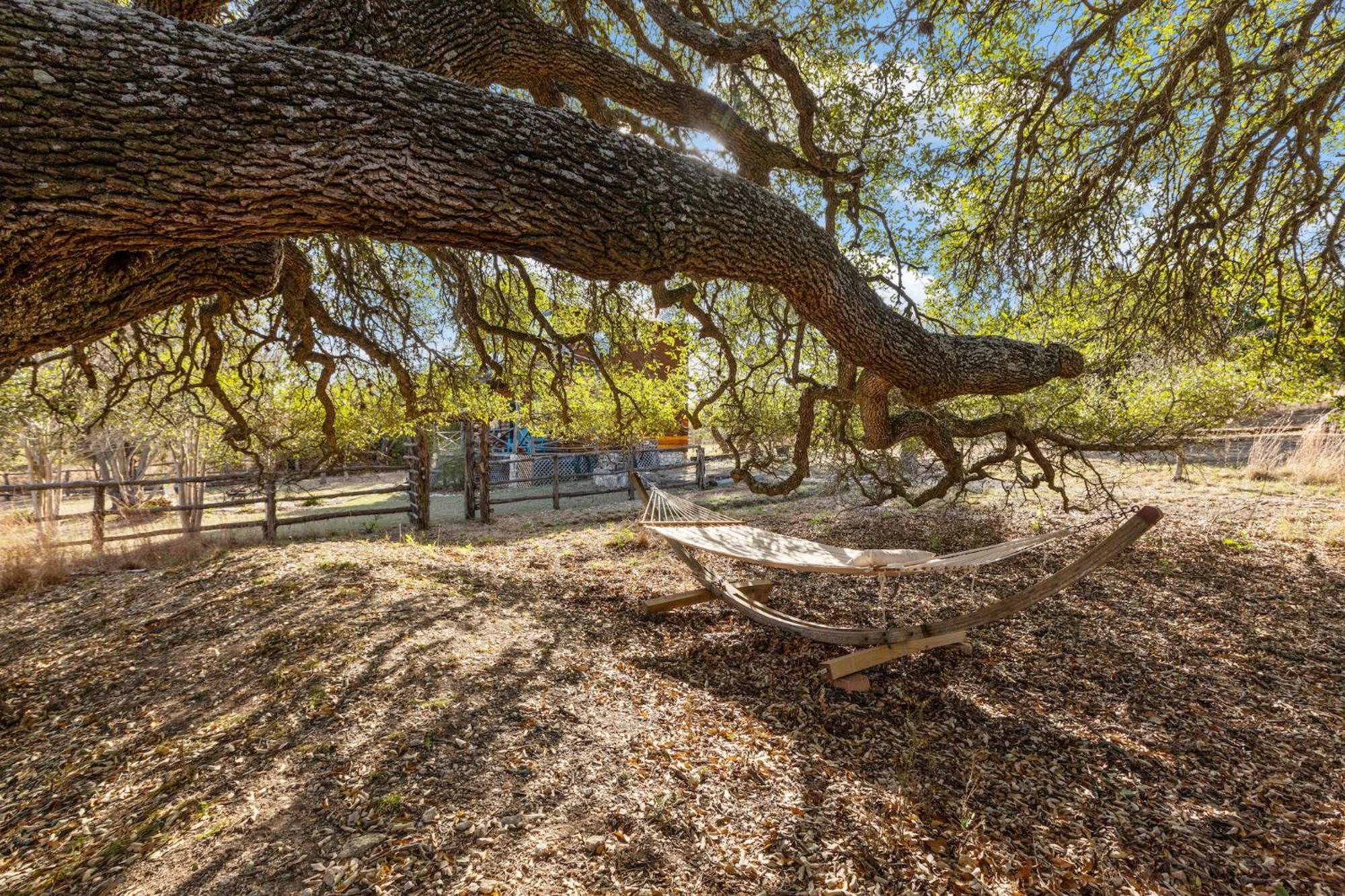 Mighty Oak Log Cabin Fredericksburg Exterior foto