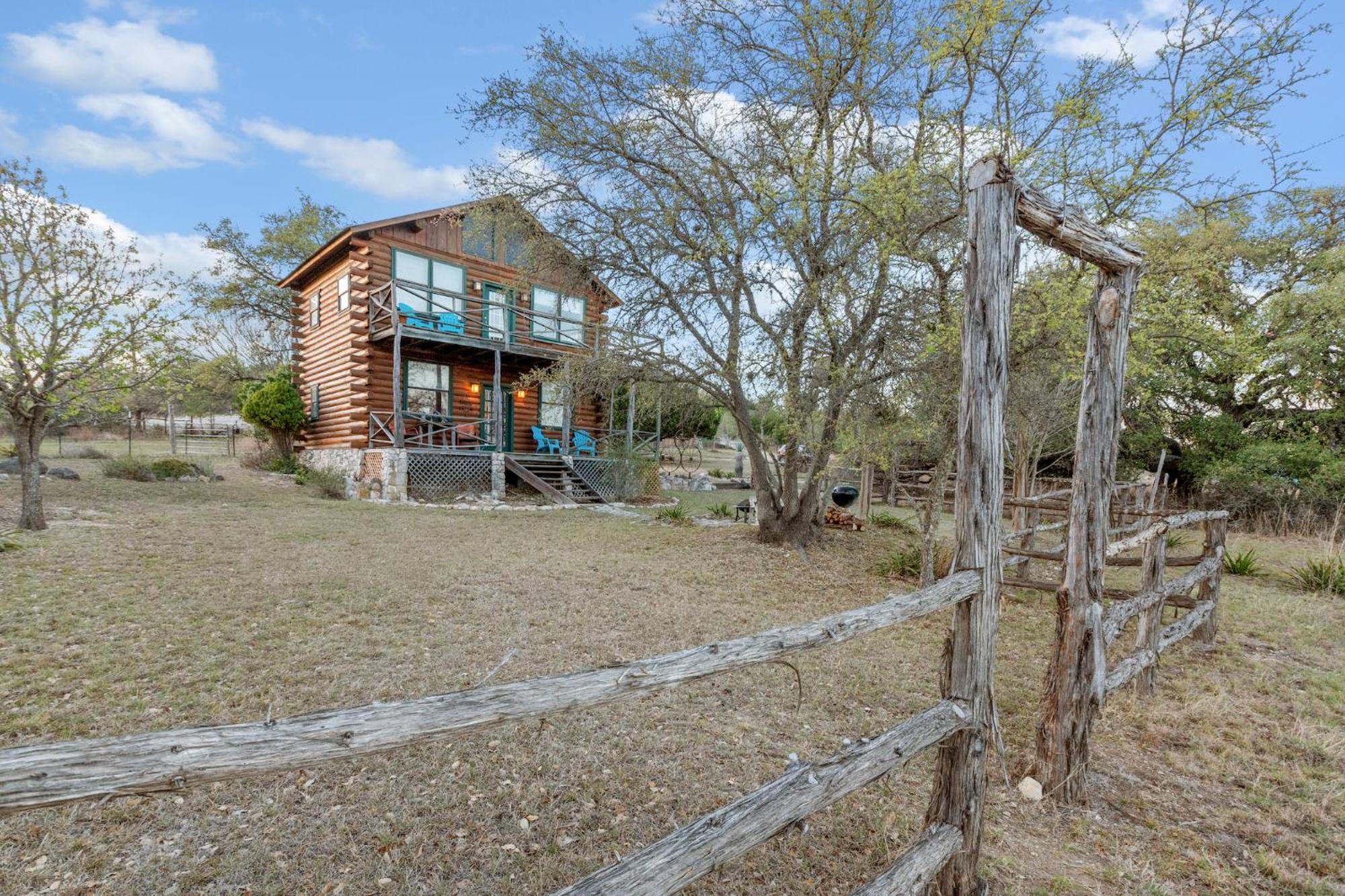 Mighty Oak Log Cabin Fredericksburg Exterior foto