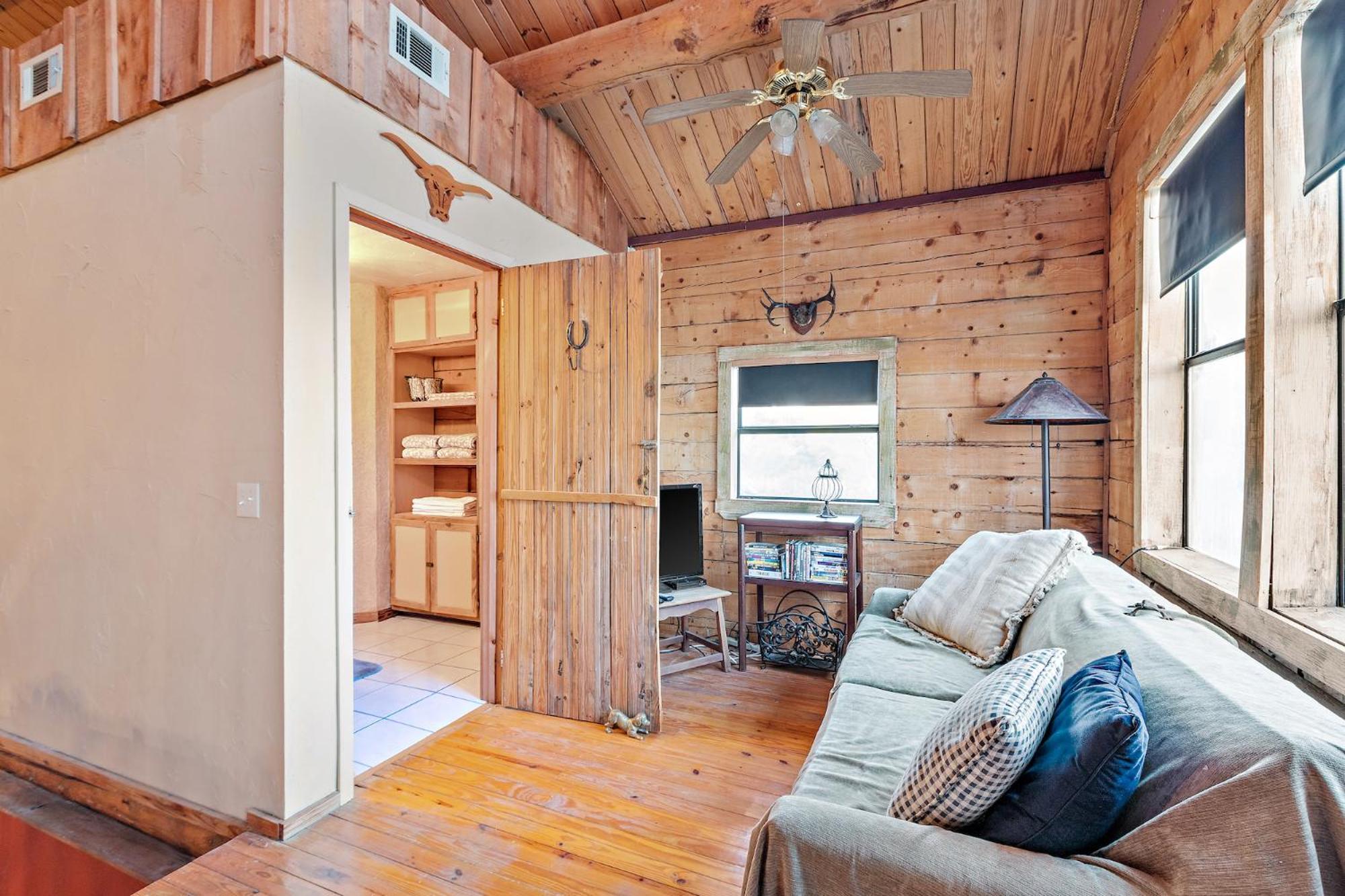 Mighty Oak Log Cabin Fredericksburg Exterior foto